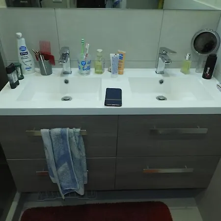 F4 6 Couchages Terrasse Proche Centre Lägenhet *